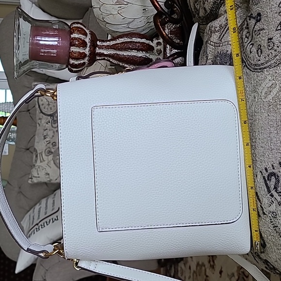 NWT Nanette Lepore White Loraine Bucket Bag with keyring mirror - Picture 5 of 8